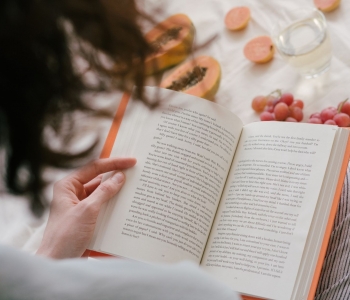 The benefits of learning through reading over learning through watching videos